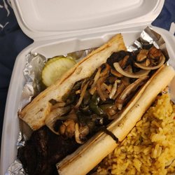 Oak Street Restaurant and Bar - Skirt steak sandwich