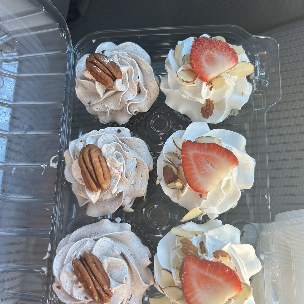 Casa De Vegan - German chocolate and tres leches cupcakes - Vegan Near Me Casa De Vegan - German chocolate and tres leches cupcakes - Vegan Near Me