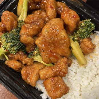 Mian - Orange chicken to go. Well at least the rice was ok :/ - Pan Asian Near Me - Portsmouth, Virginia