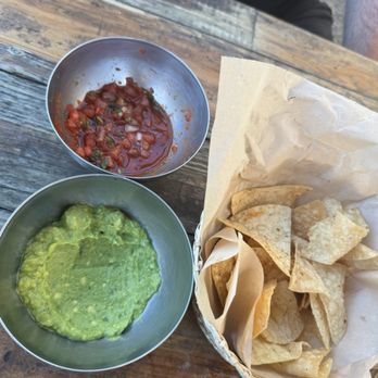 Streetzlan - See the portion of the guacamole n salsa ? - Seafood Near Me - Elk Grove, California Streetzlan - See the portion of the guacamole n salsa ? - Seafood Near Me - Elk Grove, California