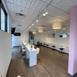 Pollie Skin + Nail Bar