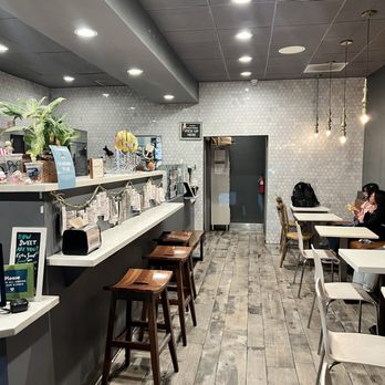 Bounce Boba Lounge - Juice Bars & Smoothies Near Me - Northridge, California Bounce Boba Lounge - Juice Bars & Smoothies Near Me - Northridge, California