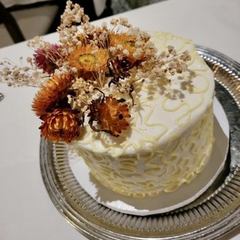 Ghiselani Designer Wedding Cakes - a wedding cake decorated with dried flowers - Bakeries Near Me - Makawao, Hawaii Ghiselani Designer Wedding Cakes - a wedding cake decorated with dried flowers - Bakeries Near Me - Makawao, Hawaii