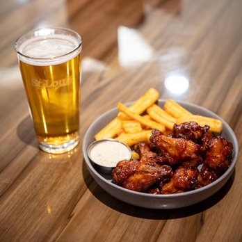 St. Louis Bar & Grill - Chicken Wings Near Me - Sudbury, Ontario St. Louis Bar & Grill - Chicken Wings Near Me - Sudbury, Ontario
