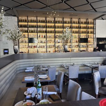 Vine and Oak - Restaurant view. - Comfort Food Near Me - Cranford, New Jersey