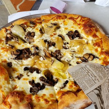 Manayunk Brewery - Mushroom pizza - New American Near Me - Philadelphia, Pennsylvania Manayunk Brewery - Mushroom pizza - New American Near Me - Philadelphia, Pennsylvania