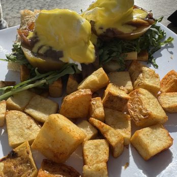 Stella Luna - florentine benny - Breakfast & Brunch Near Me - Big Bear Lake, California Stella Luna - florentine benny - Breakfast & Brunch Near Me - Big Bear Lake, California
