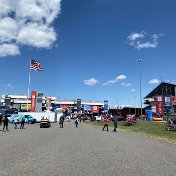Richmond Raceway - Walking in from the premium parking area - Stadiums & Arenas Near Me - Richmond, Virginia Richmond Raceway - Walking in from the premium parking area - Stadiums & Arenas Near Me - Richmond, Virginia