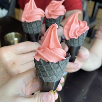 Big Way Hot Pot - Raspberry Soft Serve - Hot Pot Near Me - Burnaby, British Columbia