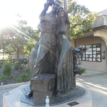 Farmers Market - Harvest statue - Farmers Market Near Me - Lodi, California Farmers Market - Harvest statue - Farmers Market Near Me - Lodi, California
