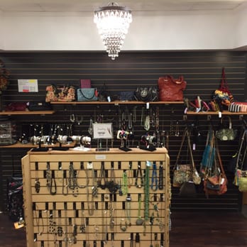 Vintage Vogue - Used, Vintage & Consignment Near Me - Marble Falls, Texas Vintage Vogue - Used, Vintage & Consignment Near Me - Marble Falls, Texas
