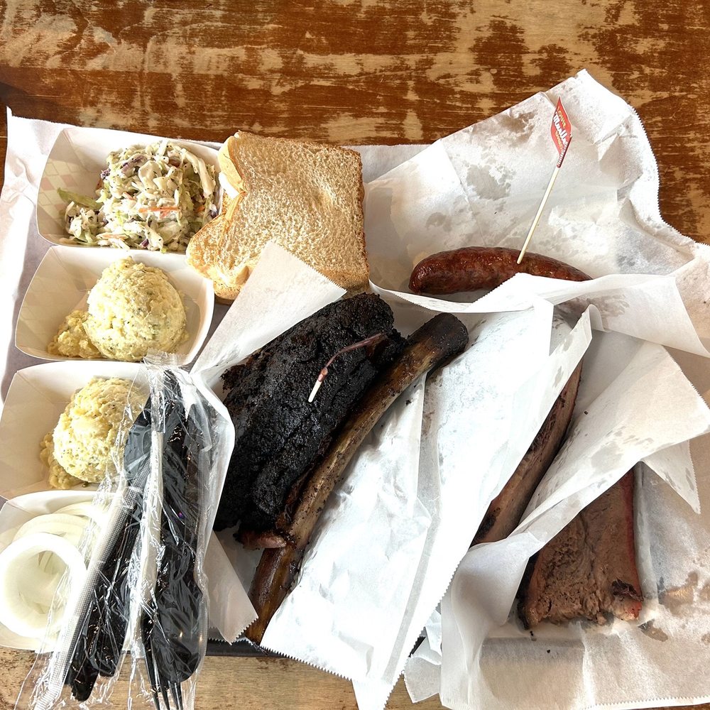 Louie Mueller Barbecue - Barbeque Near Me - Taylor, Texas Louie Mueller Barbecue - Barbeque Near Me - Taylor, Texas