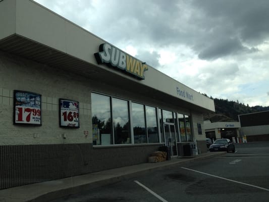 Yellow Pine Mini Mart