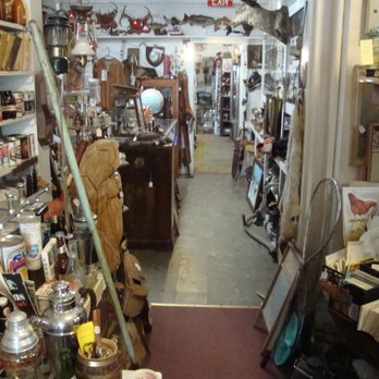 Allouez Antiques - More stuff, view looking from the front room towards the back.  Some awesome items in the 2nd room! - Antiques Near Me - Superior, Wisconsin