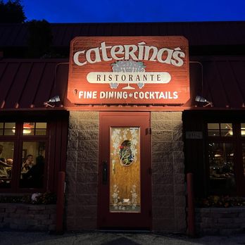 Caterina's - A stupid restaurant that you will never wanna go into if you have 1 ounce of dignity in your body. - Italian Near Me - Milwaukee, Wisconsin