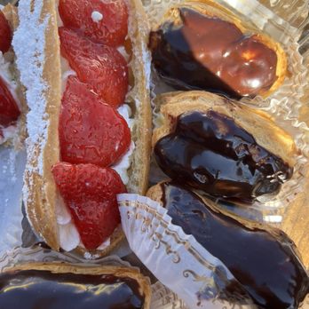 Erick Schat's Bakkery - Eclairs - Bakeries Near Me - Bishop, California Erick Schat's Bakkery - Eclairs - Bakeries Near Me - Bishop, California