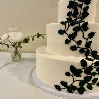 Craig's Cake Shop - Bakeries Near Me - Verona, Wisconsin