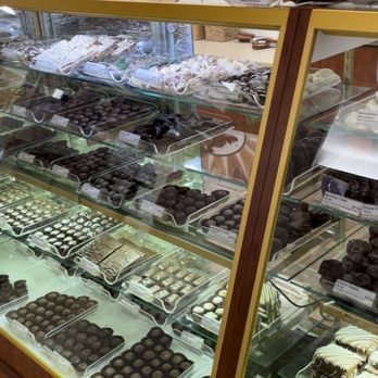 Kilwins - Homemade Chocolate dipped items - Ice Cream & Frozen Yogurt Near Me - Annapolis, Maryland
