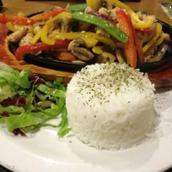 White Lion Inn - Dinner at the White Lion near Ross on Wye - Cajun chicken sizzler. Lovely!!
