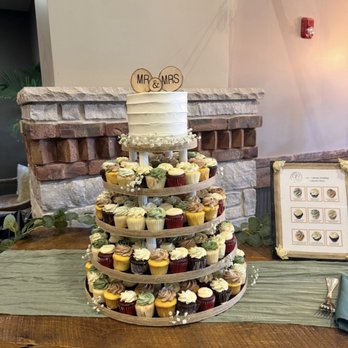 Creative Cakes Bakery - Wedding Cake - Bakeries Near Me - Tinley Park, Illinois