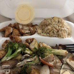 My fiance and I had a good laugh at our entree of veggies and sides of hibachi chicken and rice for lunch today.