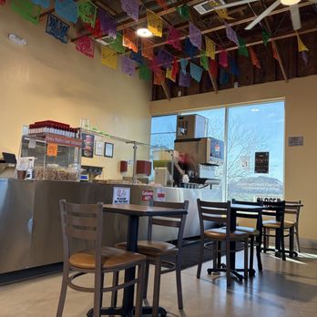 La Mejor Fresh Grill - Seating - Mexican Near Me - Visalia, California La Mejor Fresh Grill - Seating - Mexican Near Me - Visalia, California