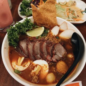 Mahanakhon Noodle Bar - Sukhothai Tom Yum Noodles - Thai Near Me - Chicago, Illinois