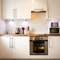 Glen Mhor Hotel & Apartments