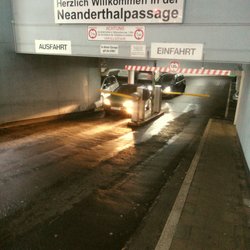 Parkhaus Neandertalpassage - Abfahrt ins Parkhaus.