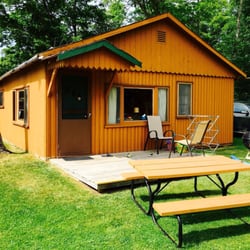 Birch Shores Resort - Cozy rustic cabins