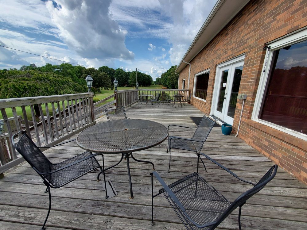 YADKIN COUNTRY CLUB Updated August 2024 2501 Country Club Rd