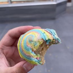 Rainboow mooncake (9/10/22)