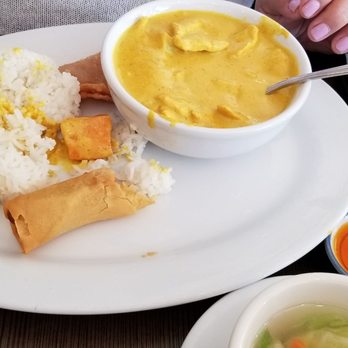 Thai Aree - Yellow curry with rice lunch special with rice, egg roll and wonton. - Thai Near Me - Whittier, California Thai Aree - Yellow curry with rice lunch special with rice, egg roll and wonton. - Thai Near Me - Whittier, California
