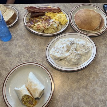 Taylor's Kitchen - Diners Near Me - Taylor, Michigan