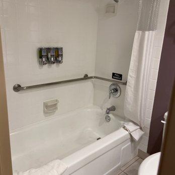 Whitney Peak Hotel Reno, Tapestry Collection by Hilton - Room 501 - Bathroom - Hotels Near Me - Reno, Nevada Whitney Peak Hotel Reno, Tapestry Collection by Hilton - Room 501 - Bathroom - Hotels Near Me - Reno, Nevada