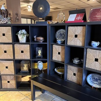 Taipei Station Cafe - shelves with baskets and vases - Taiwanese Near Me - Plano, Texas Taipei Station Cafe - shelves with baskets and vases - Taiwanese Near Me - Plano, Texas