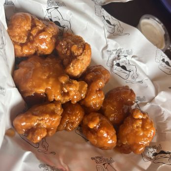Flingers Pizza Pub - Wings - Pizza Near Me - Bloomington, Illinois