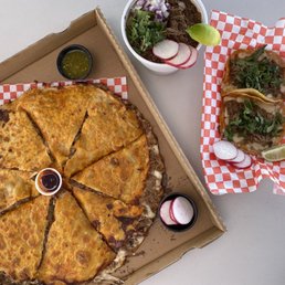 Pizza Birria