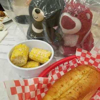 Karai Crab - Steamed Corn & French Bread for dipping =) - Seafood Near Me - Honolulu, Hawaii Karai Crab - Steamed Corn & French Bread for dipping =) - Seafood Near Me - Honolulu, Hawaii