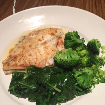 Mimi's Cafe - Lemon Sole wth spinach and broccoli - American Near Me - Arlington, Texas Mimi's Cafe - Lemon Sole wth spinach and broccoli - American Near Me - Arlington, Texas