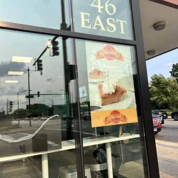 Shawn Michelle's - Building - Ice Cream & Frozen Yogurt Near Me - Chicago, Illinois