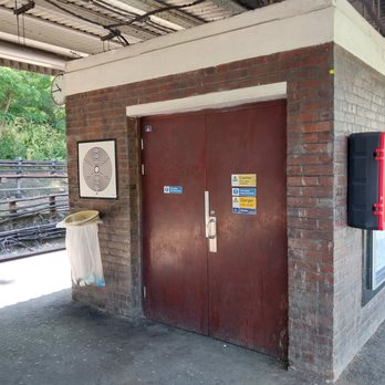 Hanger Lane Underground Station - Labyrinth - Train Stations Near Me - London, XGL