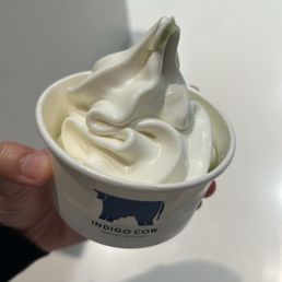 Hokkaido milk & matcha swirl