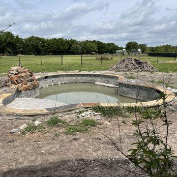 Custom Outdoor Trends - a pool in the middle of a field - General Contractors Near Me - Mesquite, Texas Custom Outdoor Trends - a pool in the middle of a field - General Contractors Near Me - Mesquite, Texas