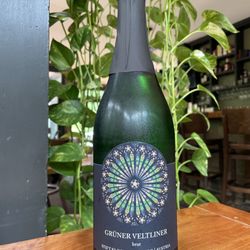 The Cheshire Arms - Stift Klosterneuburg, Grüner Veltliner Brut,  Klosterneuburg, Austria NV
Crisp and bubbly with green apple, citrus, and white pepper notes,
