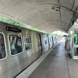 Deanwood Metro Station