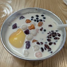 DIY Dessert - $7.5 - Whole milk, egg pudding, mochi balls, red bean, taro balls, boba