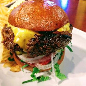 Avenue American Bistro - Avenue Burger - Sports Bars Near Me - Wayne, Michigan