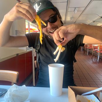 Carneys - Yezzzir - Burgers Near Me - Studio City, California