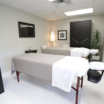 Hands That See Massage - treat your partner to a couples massage today, a great way to reconnect - Massage Therapy Near Me - Côte-Saint-Luc, Quebec Hands That See Massage - treat your partner to a couples massage today, a great way to reconnect - Massage Therapy Near Me - Côte-Saint-Luc, Quebec